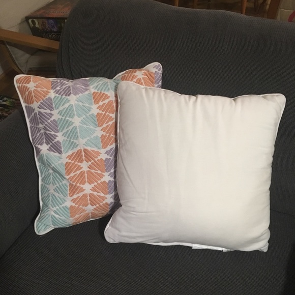 2 Geometric Throw Pillows - Picture 2 of 2